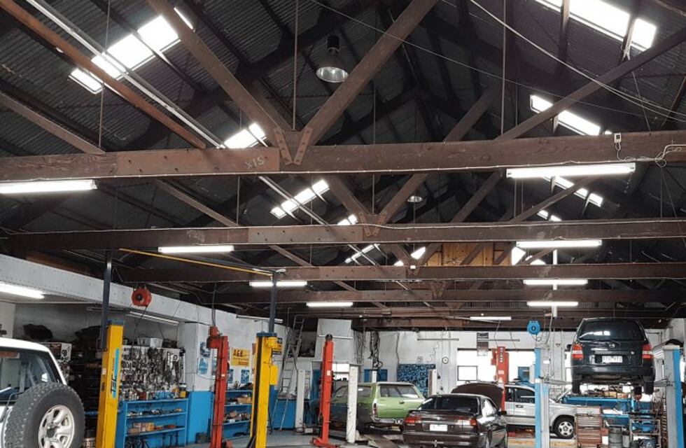 Lo indemnizaron porque tardaron 133 días en repararle el auto