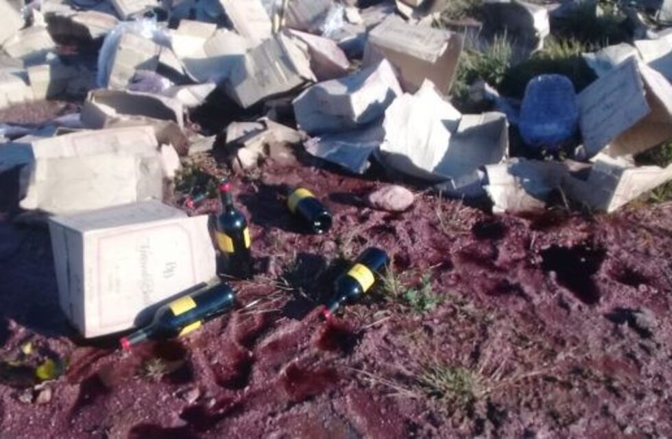 Transportaba vino por la Autopista de las Serranías Puntanas y volcó