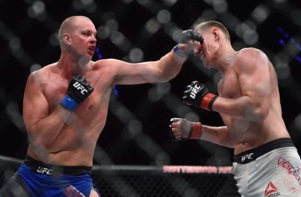 ¡Irreconocible! Así quedó su rostro tras perder por un brutal nocaut