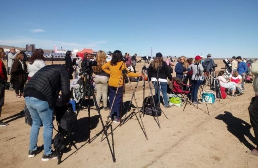 Bella Vista, la capital del eclipse copada de turistas