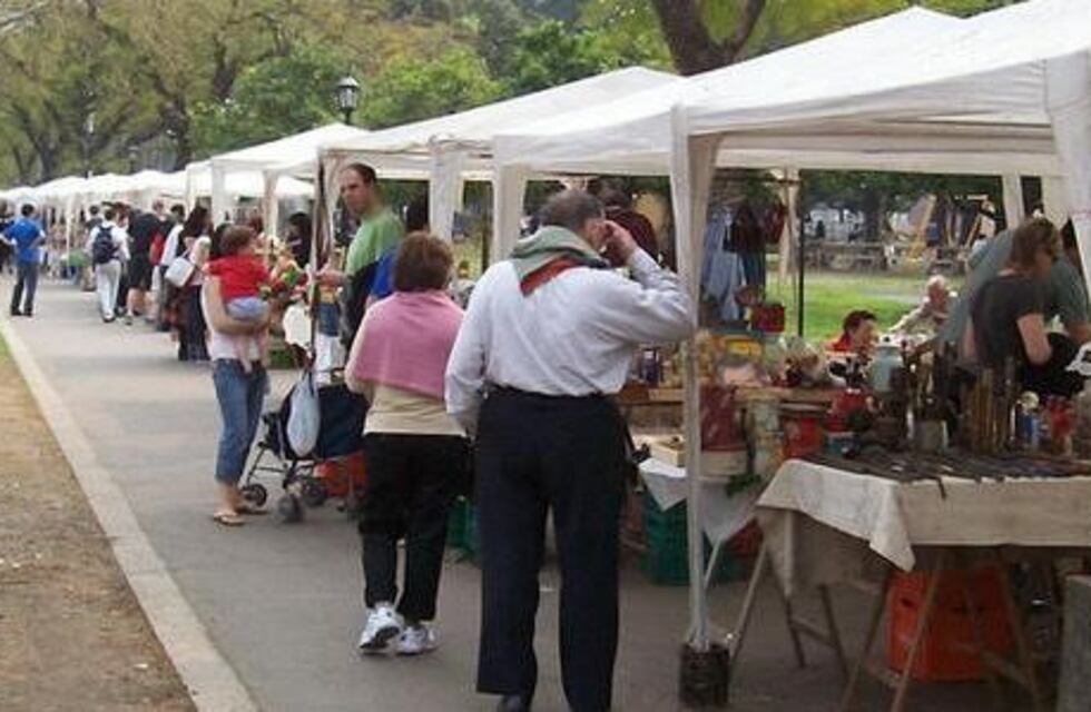 El Mercado Retro festeja 15 años con nuevos puestos y espectáculos