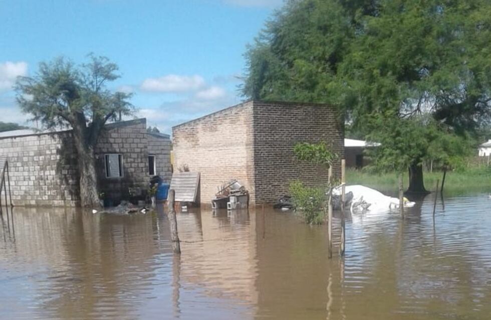 Evacuaron a 72 personas por las inundaciones en el noroeste santafesino