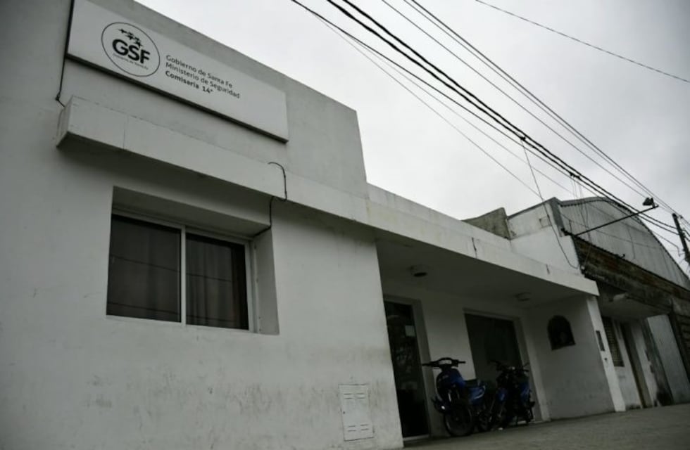 Policía bajo sospecha por usurpación en Roldán fue acusado de detener a su ex