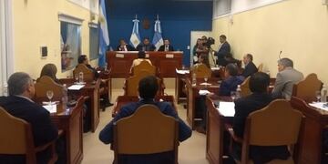 La oposición denunció que cambiaron el despacho que se trató en la Comisión