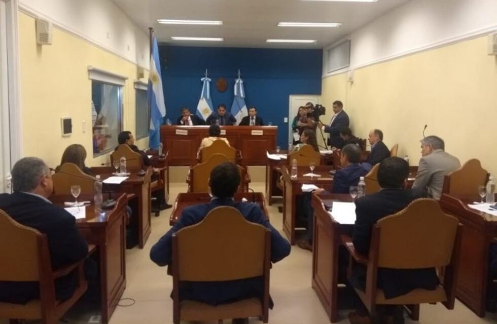 Remises: Se eliminaron los mil metros de gracia con una bajada a $36 y la ficha a $1,90