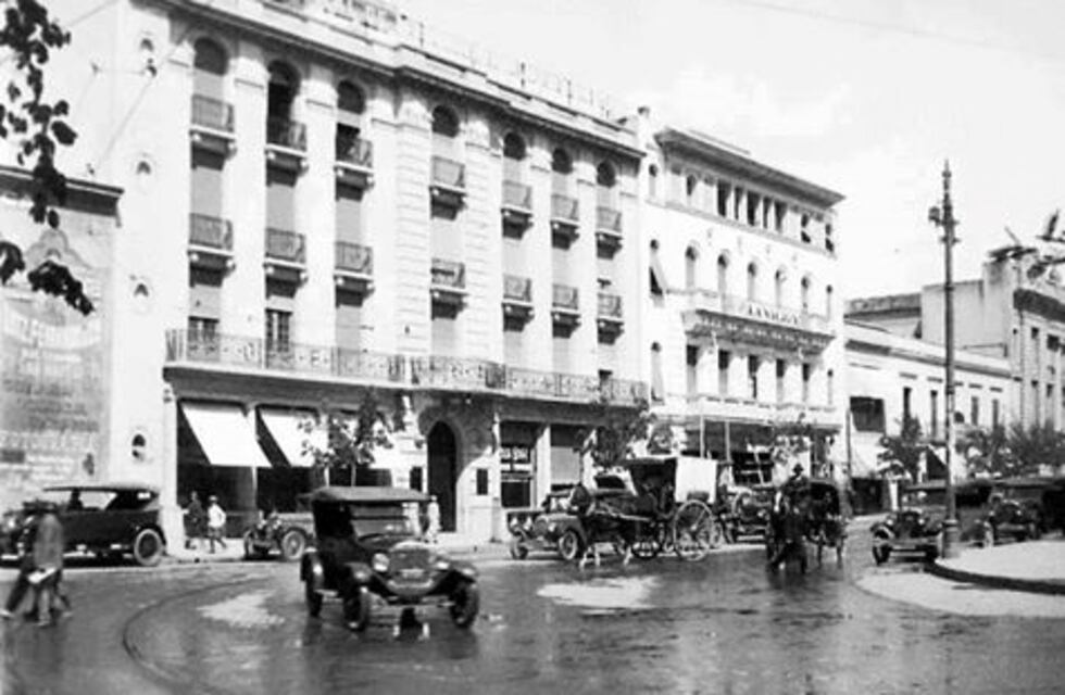 Una noche en 1927, se inauguraba el Teatro Real