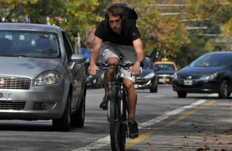 Reducirán el ancho de los carriles para crear ciclovías, dársenas de estacionamiento y ampliar veredas