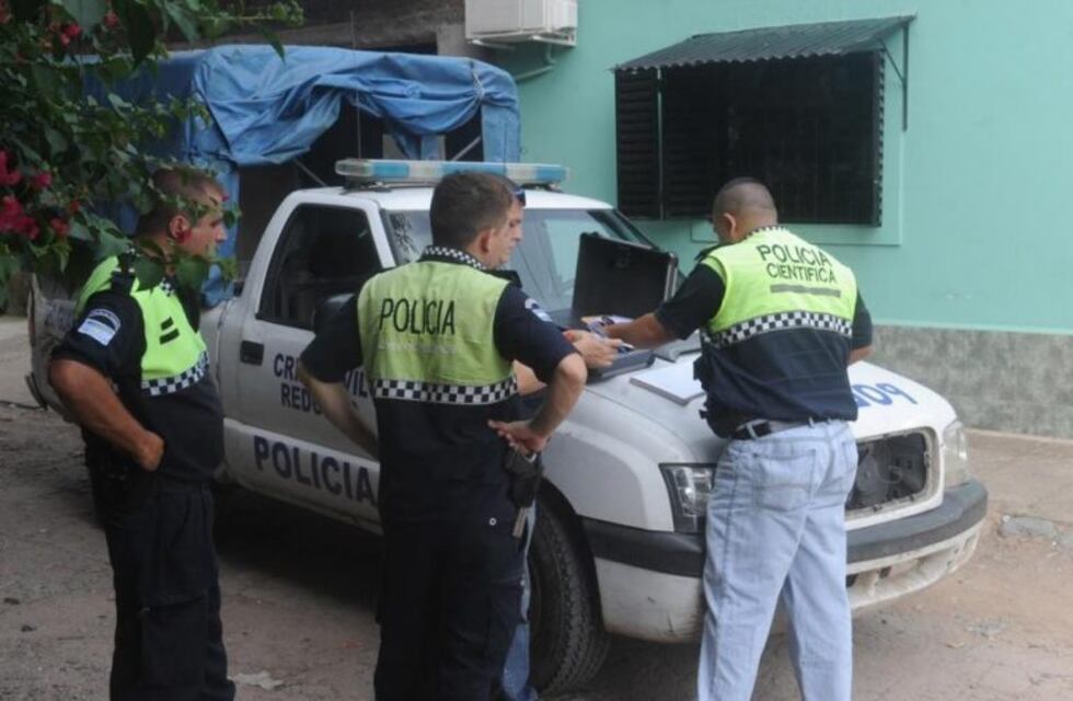 Conmoción por el hallazgo sin vida de una mujer en su casa de Villa Carmela