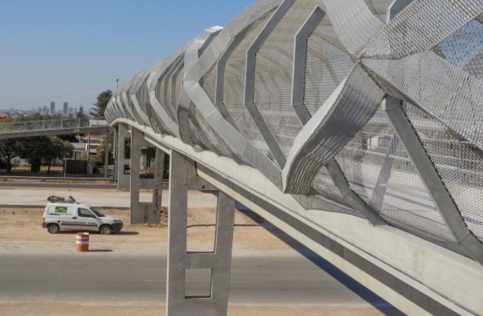 Habilitaron una pasarela peatonal sobre la Circunvalación