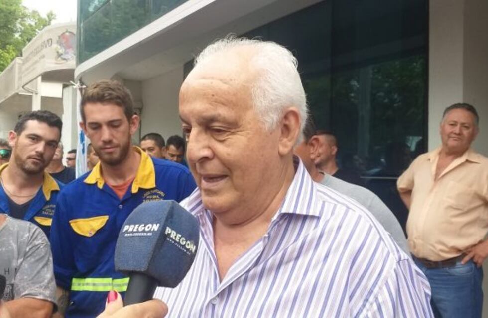 Polémico ingreso de Herme Juárez a la cooperativa intervenida: "Fui a sentarme al sillón de la presidencia"