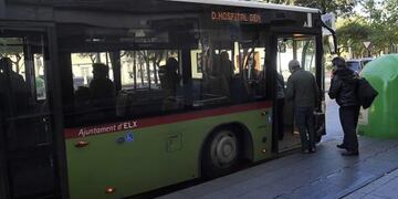 Avanza la ley para otorgar boleto gratuito a los docentes
