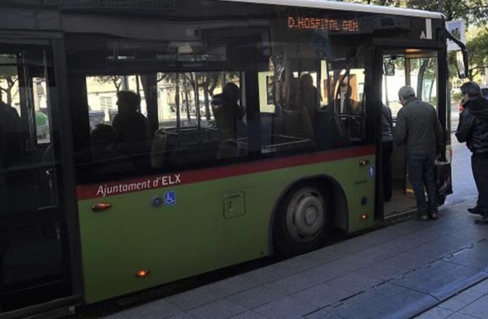 Avanza la ley para otorgar boleto gratuito a los docentes