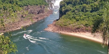 El caudal del agua mejoró pero continúa siendo inestable en Puerto Iguazú\u002E