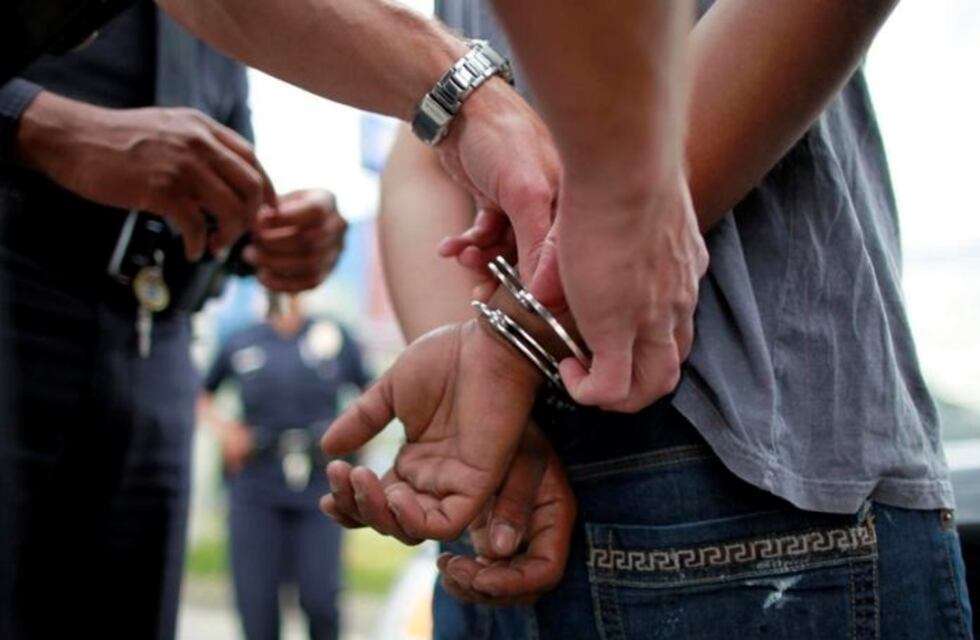 Detienen a un joven por amenazas con arma de fuego