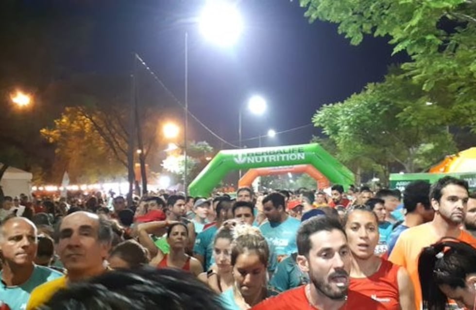 La media maratón nocturna en Córdoba encendió la ciudad