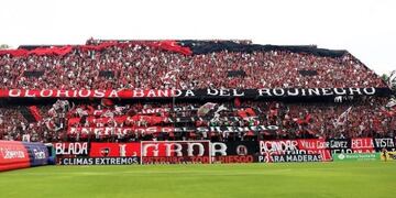 Newell's entrega carnets honoríficos a veteranos de Malvinas\u002E (CANOB)