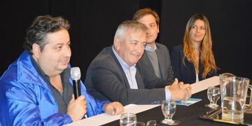 Intendente Brandan y autoridades provinciales (Prensa Municipalidad Colonia Caroya)