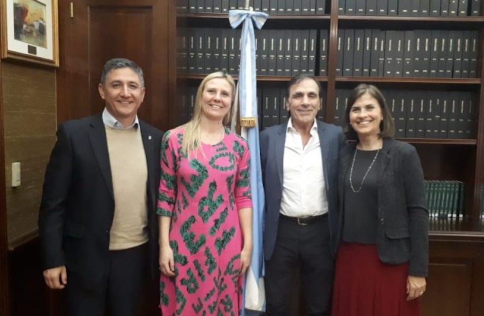 Principio de acuerdo entre UNLaR y CONEAU para dar continuidad a la carrera de Odontología