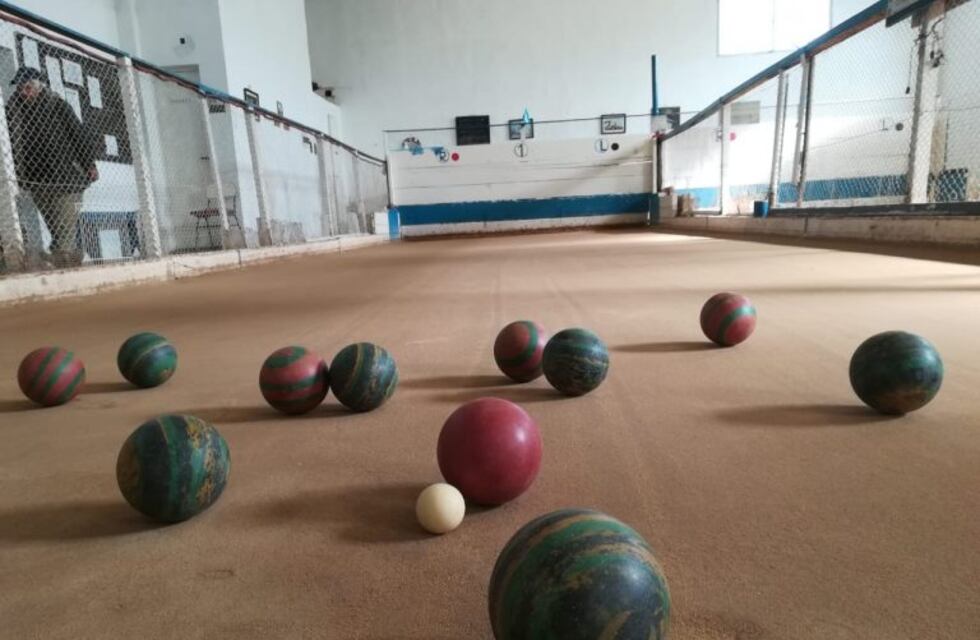 Detuvieron a 18 personas por reunirse a jugar a las bochas en Mendoza