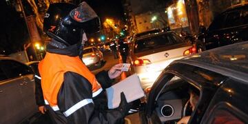 Las multas volvieron a subir por el incremento del precio del combustible\u002E (Archivo)