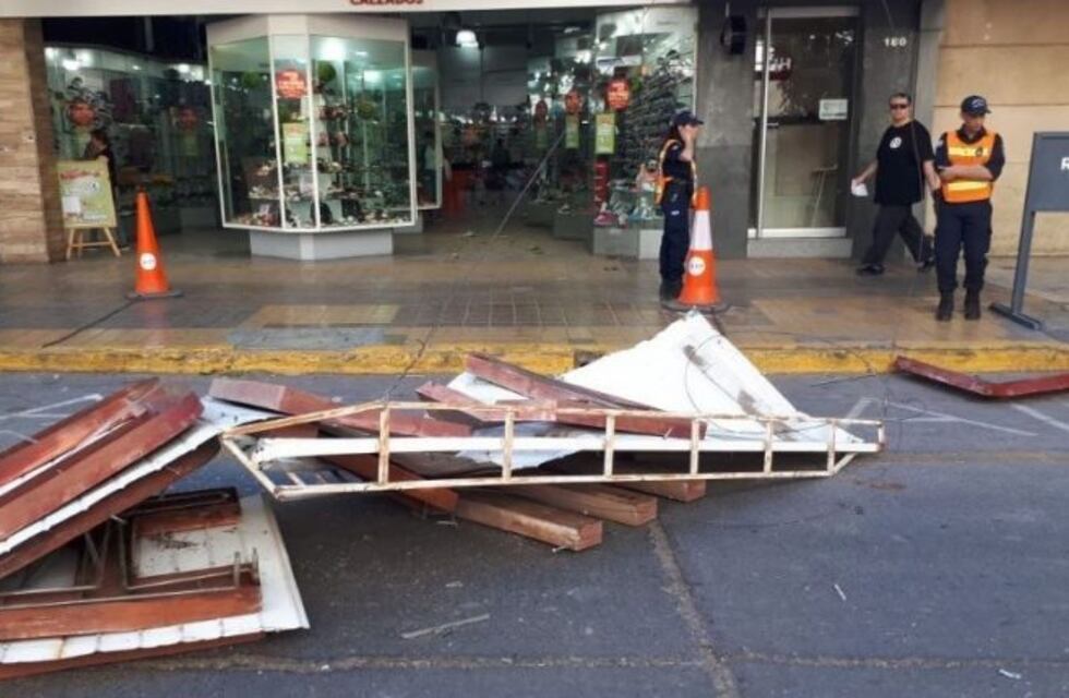 El viento Zonda hizo destrozos en San Juan