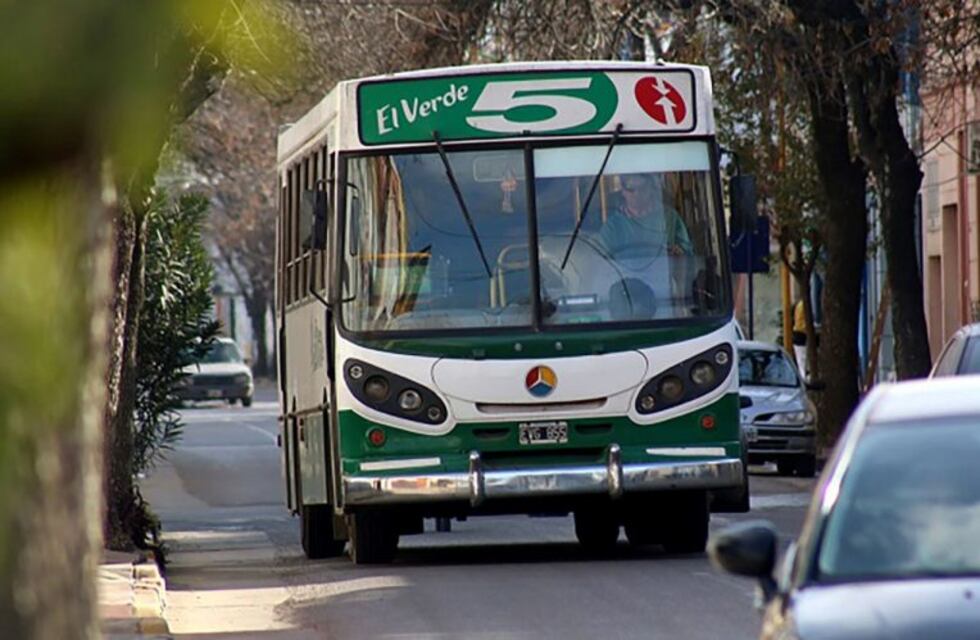Nuevos despidos de trabajadores en el transporte público de pasajeros
