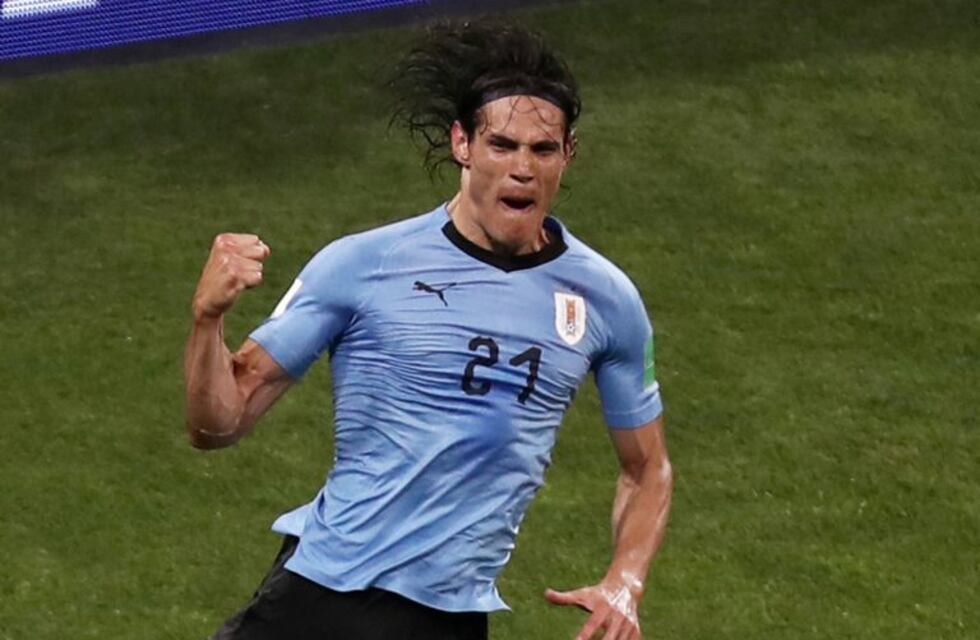 Con un doblete de Cavani, Uruguay venció 2-1 a Portugal y avanzó a cuartos