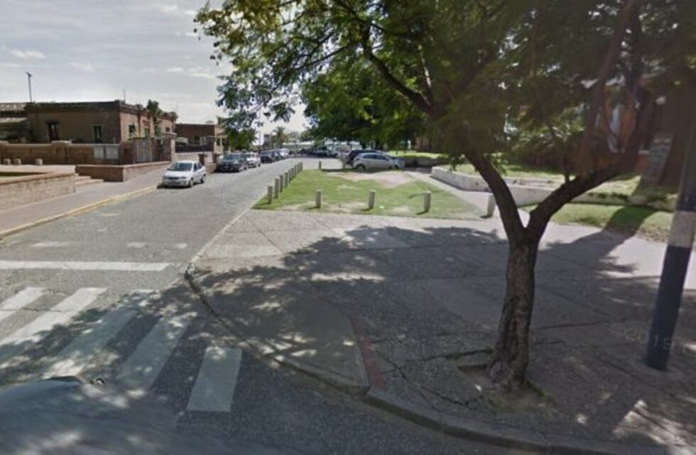 Un joven murió al chocar contra una columna en la zona de la costanera