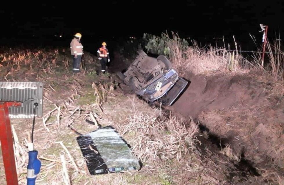 Vuelco fatal en un camino rural cerca de Empalme Villa Constitución