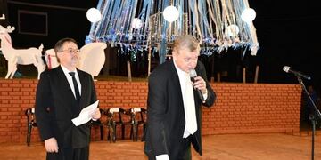 Felipe Jeleñ en el momento de la jura como intendente de Wanda