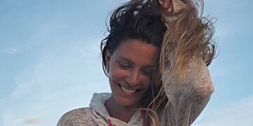 Mónica Ayos sorprendió a sus seguidores con un sensual \