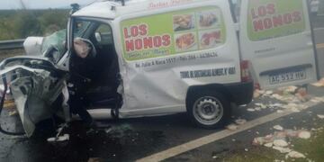 Tremendo choque frontal en San Luis\u002E