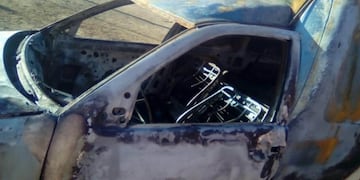 Lo despidieron y prendió fuego la camioneta de su ex jefe\u002E (Foto: Corrientes Hoy)