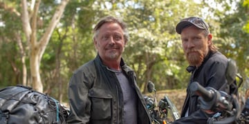AME5256\u002E LOS ÁNGELES (ESTADOS UNIDOS), 16/09/2020\u002E- Fotografía sin fecha cedida por Apple TV+ que muestra a Ewan McGregor (d) y Charley Boorman (i) en la serie \