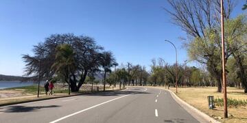 Costanera del lago San Roque\u002E Foto: VíaCarlosPaz
