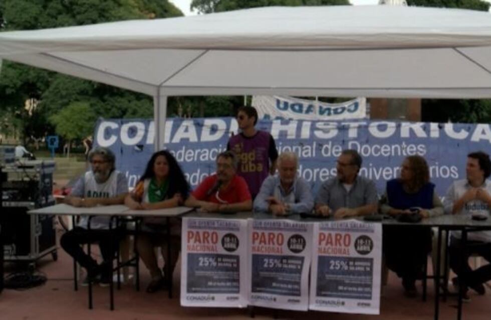 Docentes universitarios iniciaron un paro de 48 horas en todo el país