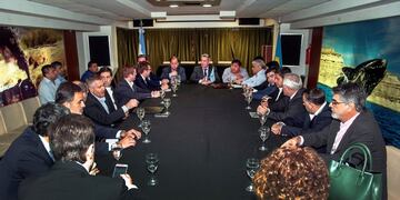 Directivos de operadoras, gremios y Gobierno se reunieron para analizar la realidad del sector petrolero\u002E