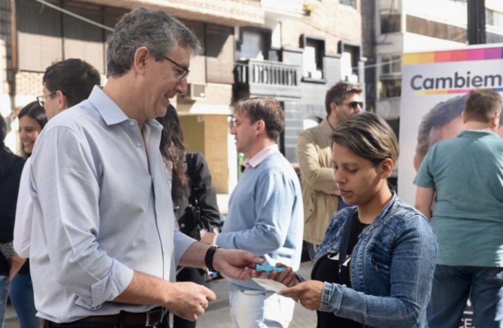 Más Varela justificó el reparto de gas pimienta como acto de campaña