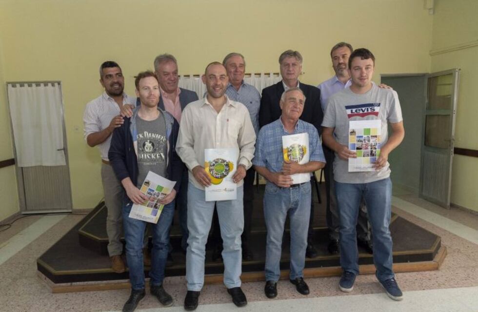 El Gobierno entregó créditos de Economía Social a emprendedores de Alpachiri