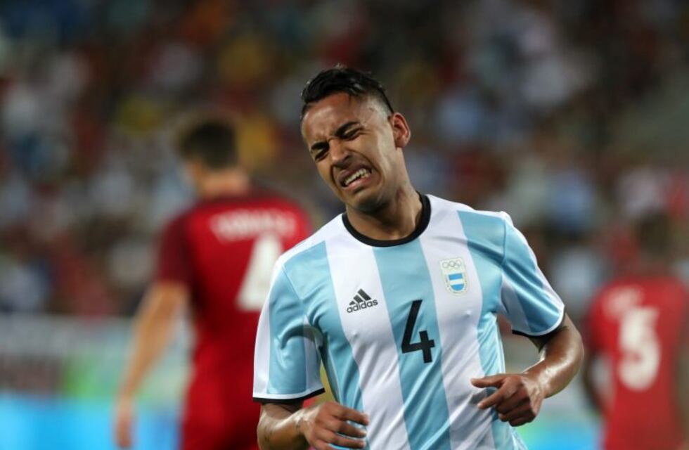 Una baja para Sampaoli: José Luis Gómez sufrió una lesión de menisco y regresará a la Argentina