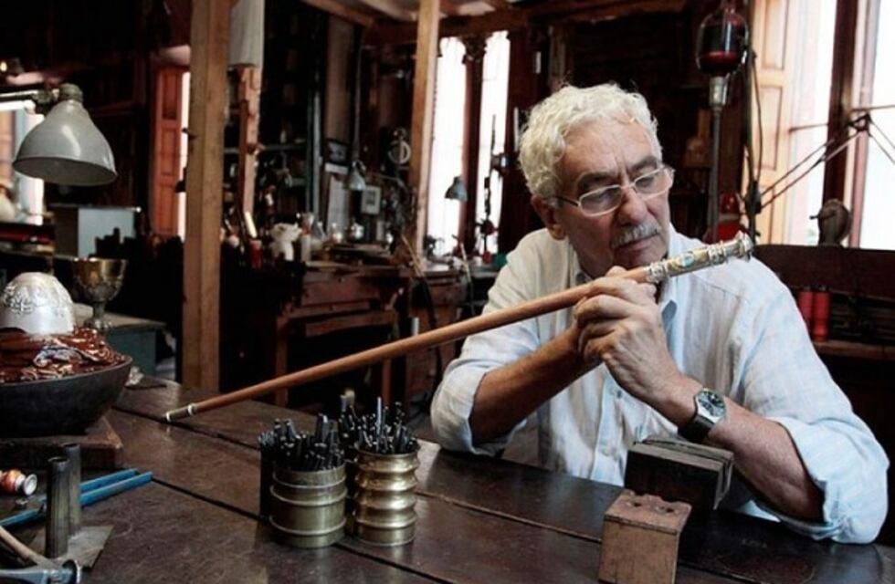 Comenzó en Rosario el cincelado del próximo bastón presidencial