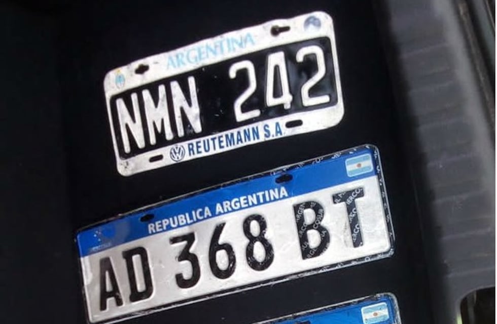 El otro costado de la lluvia: patentes perdidas, gente que encontró y otra que busca