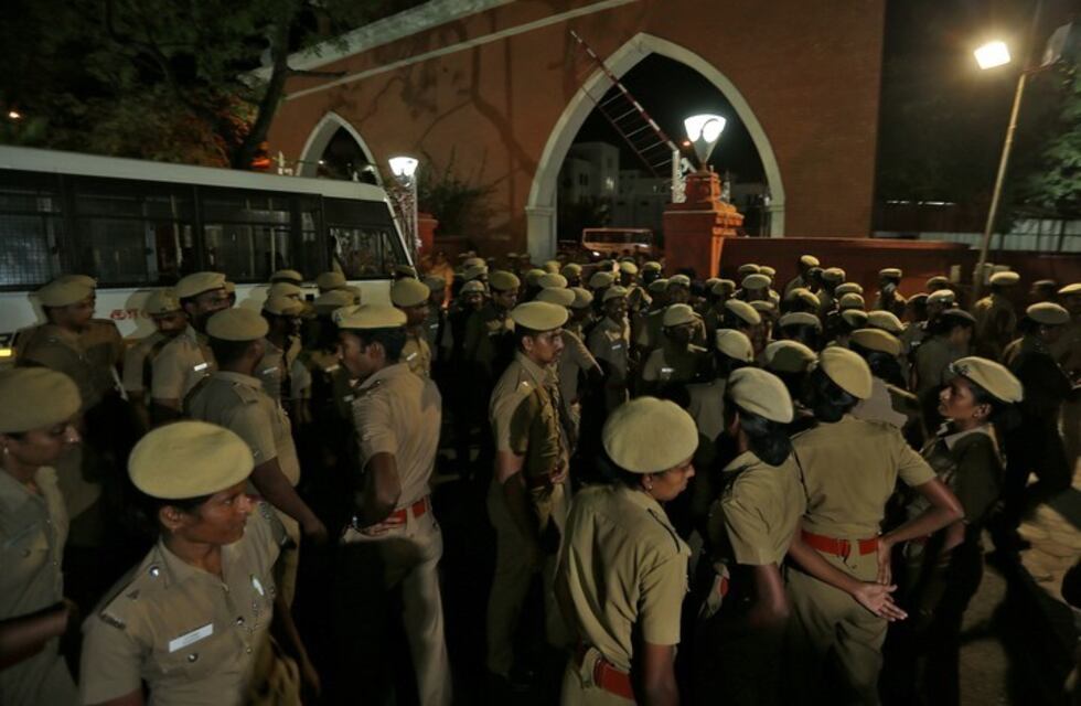 Una nena de 12 años fue violada por diecisiete hombres durante siete meses