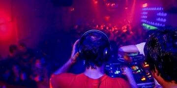 Fiesta en el barco en San Fernando