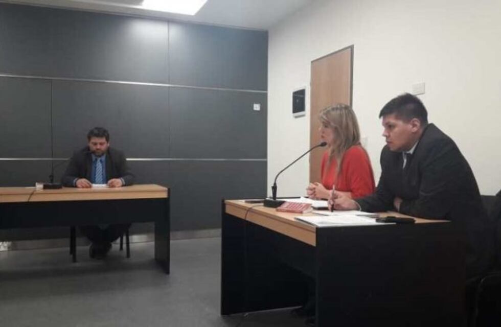 Apuñaló a su expareja tras verlo con otro hombre