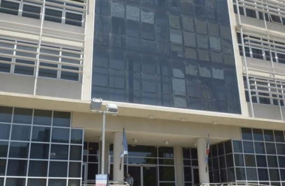 El tío violó a su sobrina de 14 años y se dio a la fuga