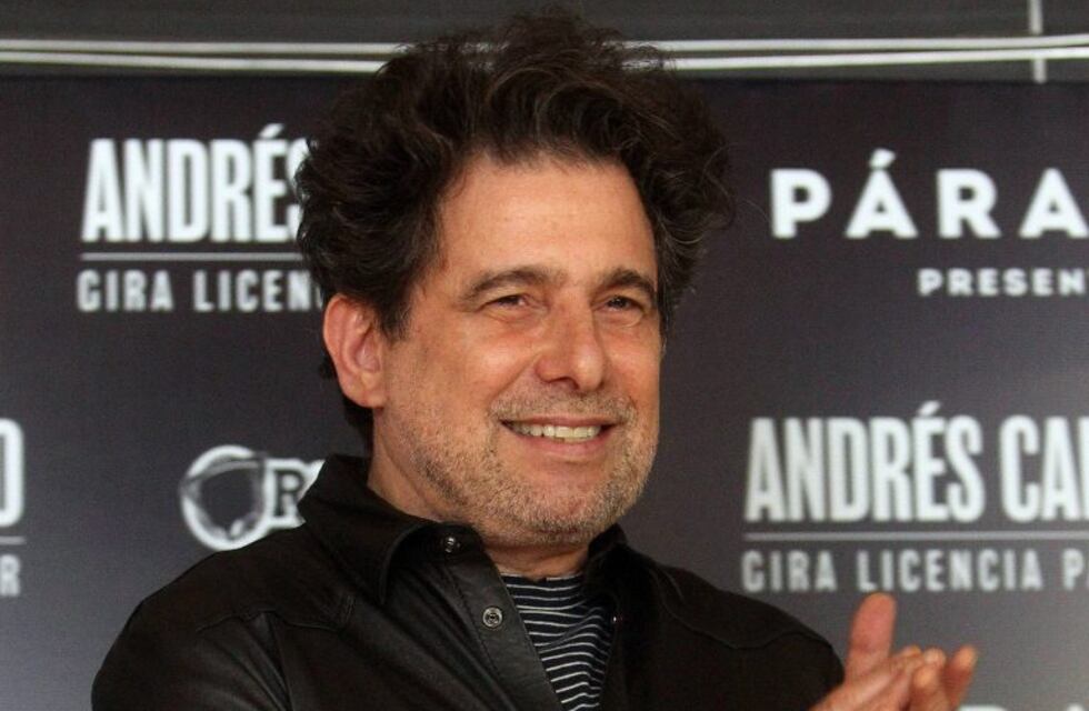 Andrés Calamaro fumó marihuana en pleno show en California