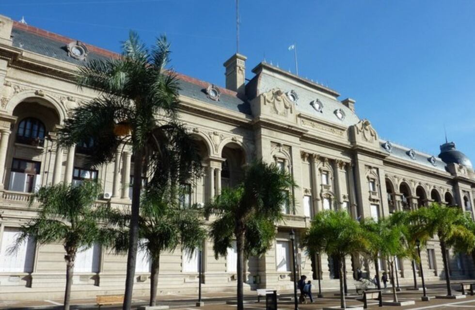 Nuevo round por las finanzas provinciales: la calificadora Fitch destacó el bajo nivel de deuda