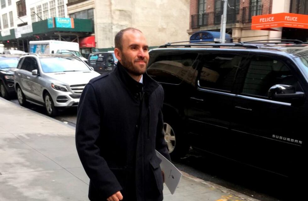 El Gobierno presentará a mediados de marzo su propuesta para reestructurar la deuda