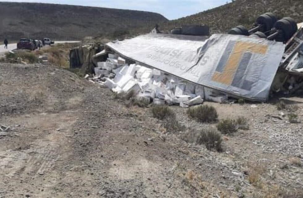 Camionero chileno volcó en ruta 3